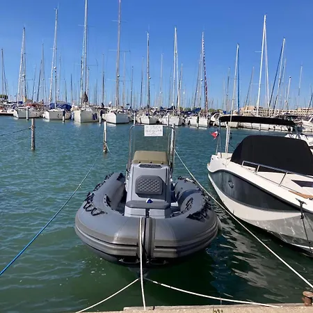Marina *